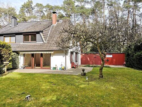 Hausansicht - PROVISIONSFREI FÜR KAUFENDE: Mit Vision zum Wow! DHH mit gr. Garten