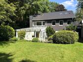 Hausansicht - 4 Zimmer Etagenwohnung zum Kaufen in Hannover / Kirchrode