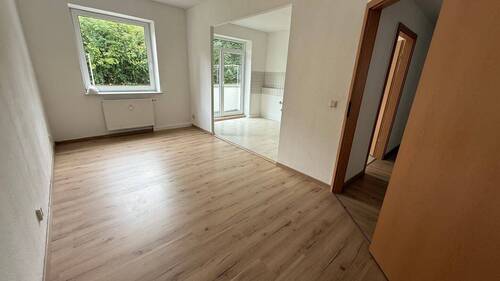 Esszimmer - Top Whg. - Laminat zwei Bäder große Wohnküche EBk mögl. !