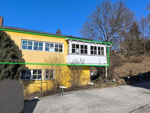 Außenansicht 2 markiert - 3 Zimmer Etagenwohnung zur Miete in Viechtach