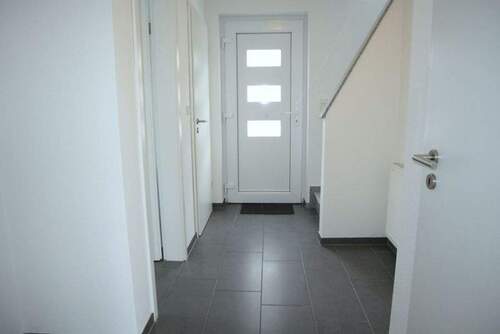 Heller Flur im Erdgeschoss - 