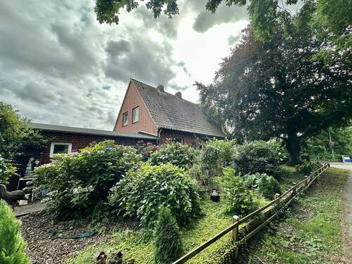 Außenansicht - Familienfreundliches Wohnen mit Garten, Terrasse und Stellplatz