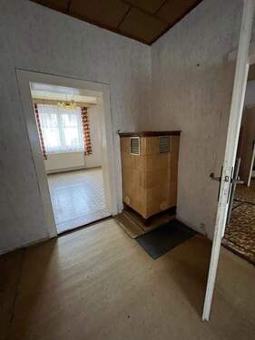Erdgeschoss mit Ofen - 