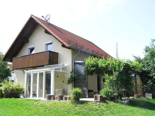 Ansicht - Reserviert - Geräumiges Einfamilienhaus in ruhiger und sonniger Lage