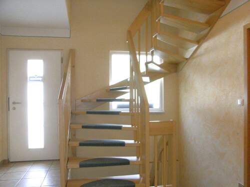 Treppenhaus - 5 Zimmer Einfamilienhaus in Altfraunhofen