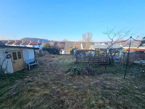 Teil vom Garten - 6 Zimmer Mehrfamilienhaus, Wohnhaus in Nattheim