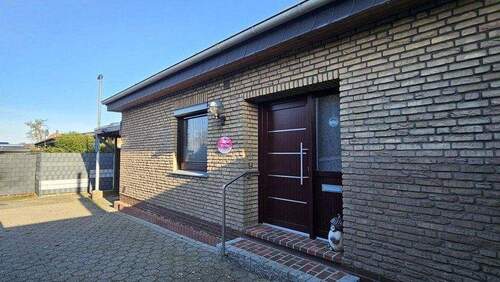 Eingangsbereich - 7 Zimmer Mehrfamilienhaus, Wohnhaus in Ganderkesee