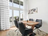 Ess-Bereich mit Zugang zur Dachterrasse - 