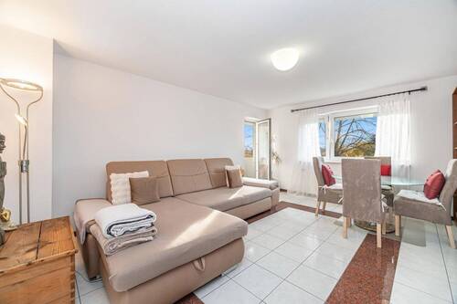 Wohnzimmer - 3 Zimmer Etagenwohnung zum Kaufen in München