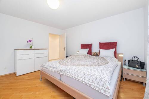 Schlafzimmer - 3 Zimmer Etagenwohnung in München