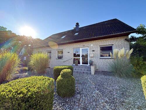 Außenbild - Unten wohnen, oben vermieten in Lotte-Halen