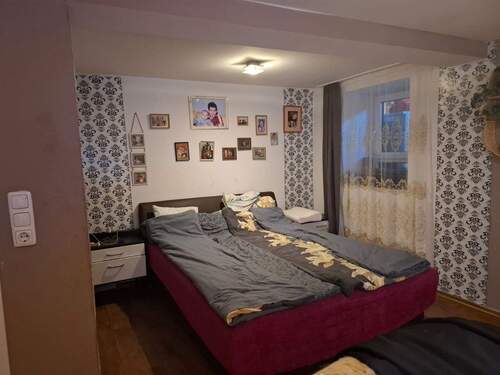 20250918_144756.jpg - 9 Zimmer Mehrfamilienhaus, Wohnhaus in Geisenhausen