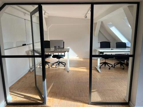 Büroraum - Kreuzberger Büro mit Fernsehturm-Blick, 1-4 Plätze, möbliert