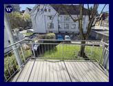 Balkon - Frisch renoviert mit kompaktem Schnitt und Balkon, 2 Zimmer + Essküche, Tageslichtbad mit Dusche