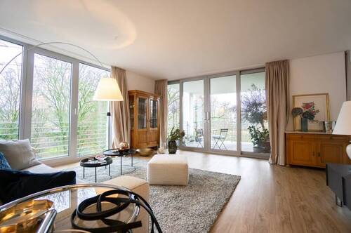 Titelbild - Düsseldorf-Oberkassel: Exklusives Wohnen in Oberkassel - Großzügige Traumwohnung mit Blick ins Grüne