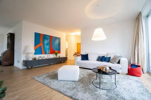 Wohnzimmer - 3 Zimmer Etagenwohnung zur Miete in Düsseldorf
