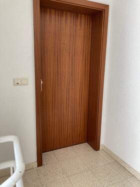 Wohnungseingang - Etagenwohnung mit 46,70 m² in Radeberg zum Kaufen
