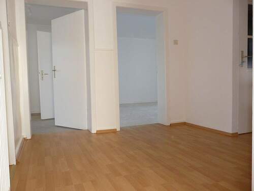 Flur Erdgeschoss - Doppelhaushälfte mit 230,00 m&sup2; in Meißner-Alberode zur Miete