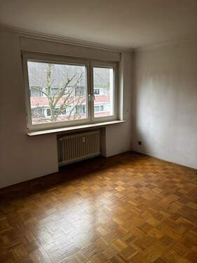 Schlafzimmer mit Fenster - 