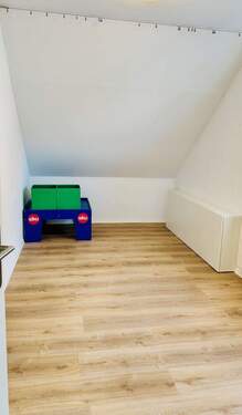 2. Kinder-Ankleide oder Arbeitszimmer - 