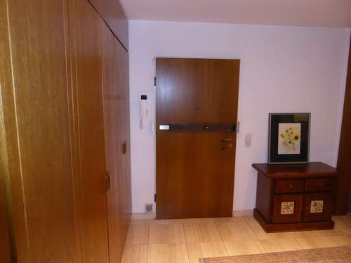 Eingang mit Panzerriegel und Videotelefonie.JPG - 