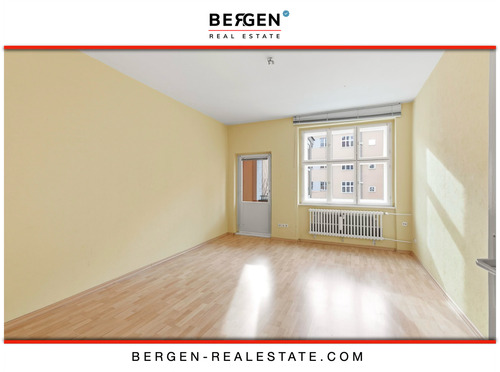 Portal - Bezugsfreie 2,5 Zimmer mit Balkon in denkmalgeschütztem Ensemble