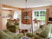 Geräumiges Wohnzimmer - 