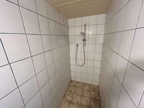 Keller Dusche - 