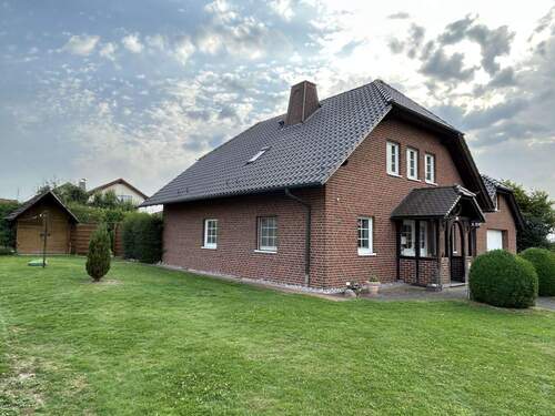 Seitenansicht - 5 Zimmer Einfamilienhaus zum Kaufen in Borgentreich-Körbecke