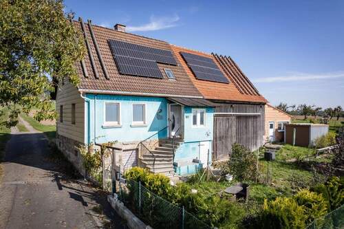 Fassade - Charmantes Haus mit großem Grundstück in ländlicher Lage