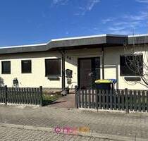 Barrierearmes Wohnen mit Stil - gepflegter Kettenbungalow mit Garten und Garage auf Erbbaugrundstück - Salzgitter Thiede