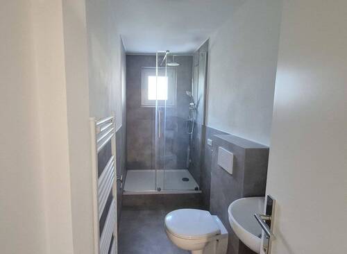 Bad mit Dusche - Etagenwohnung mit 80,00 m&sup2; in Singen (Hohentwiel) zur Miete