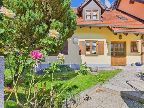 Hauseingang - Harmonisches Zuhause: Gepflegte Doppelhaushälfte mit Garten in Moorenweis für die ganze Familie