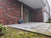Blick auf Terrasse - Etagenwohnung mit 80,50 m² in Rellingen zum Kaufen