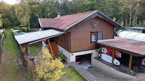 Blick auf Einfahrt Tiefgarage + zwei Carports.JPG - 