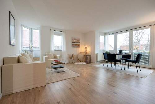 Wohn- und Esszimmer 2 - 3 Zimmer Etagenwohnung in Neu-Ulm