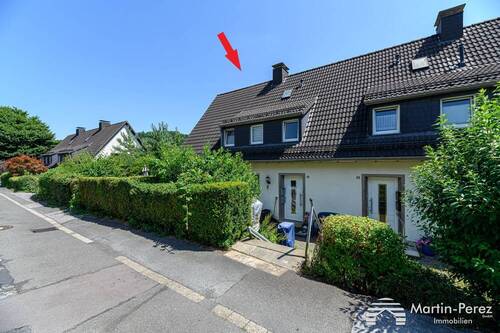 Gebäudeansicht - Gepflegte Doppelhaushälfte - Keller - Garage im Haus - Garten -
