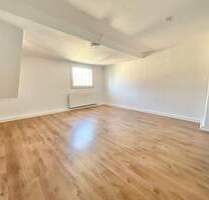 Schöne Dachgeschoss-Wohnung in ruhiger Lage! - Essen Borbeck-Mitte