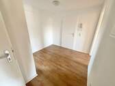 Diele - 2 Zimmer Etagenwohnung zur Miete in Essen