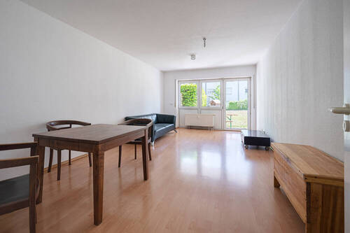 Wohnzimmer - 3 Zimmer Etagenwohnung zum Kaufen in Mainz