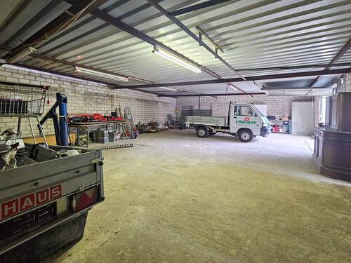 Große Garage - 