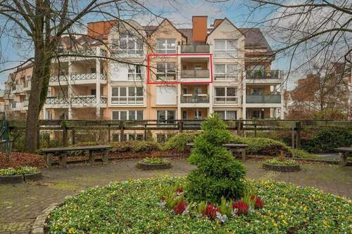 Außenansicht - Freistehende 3-Zimmerwohnung mit Kamin und großem Balkon