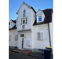 Zweifamilienhaus in 64521 Groß-Gerau Wallerstäden mit Garten