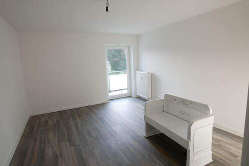 Schlafzi., ca. 17 m² mit Balkonzugang.JPG - 