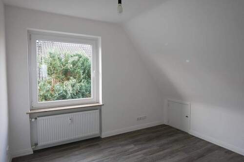 Zimmer im OG, ca. 8 m².JPG - 