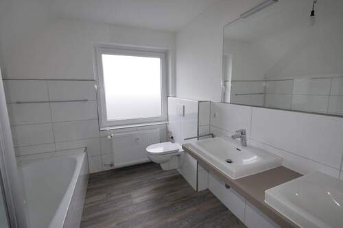 modernes Vollbad.JPG - 