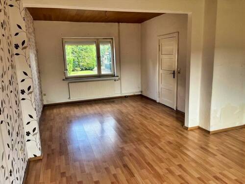 Wohn-/Esszimmer - 