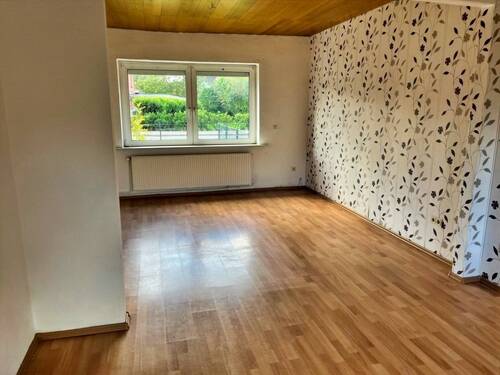 Wohn-/Esszimmer - 
