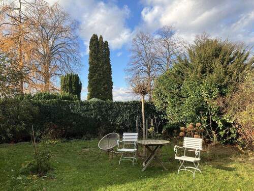 Teil des Gartens - Einfamilienhaus mit 140,00 m&sup2; in Dresden zum Kaufen