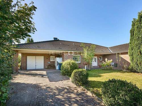 Auffahrt - 4 Zimmer Einfamilienhaus in Travenbrück